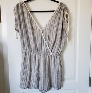 NWT HEM & THREAD Romper Size Small